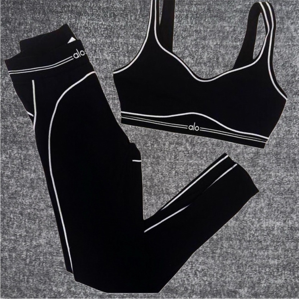 ALO Yoga Heartthrob Set, Medium